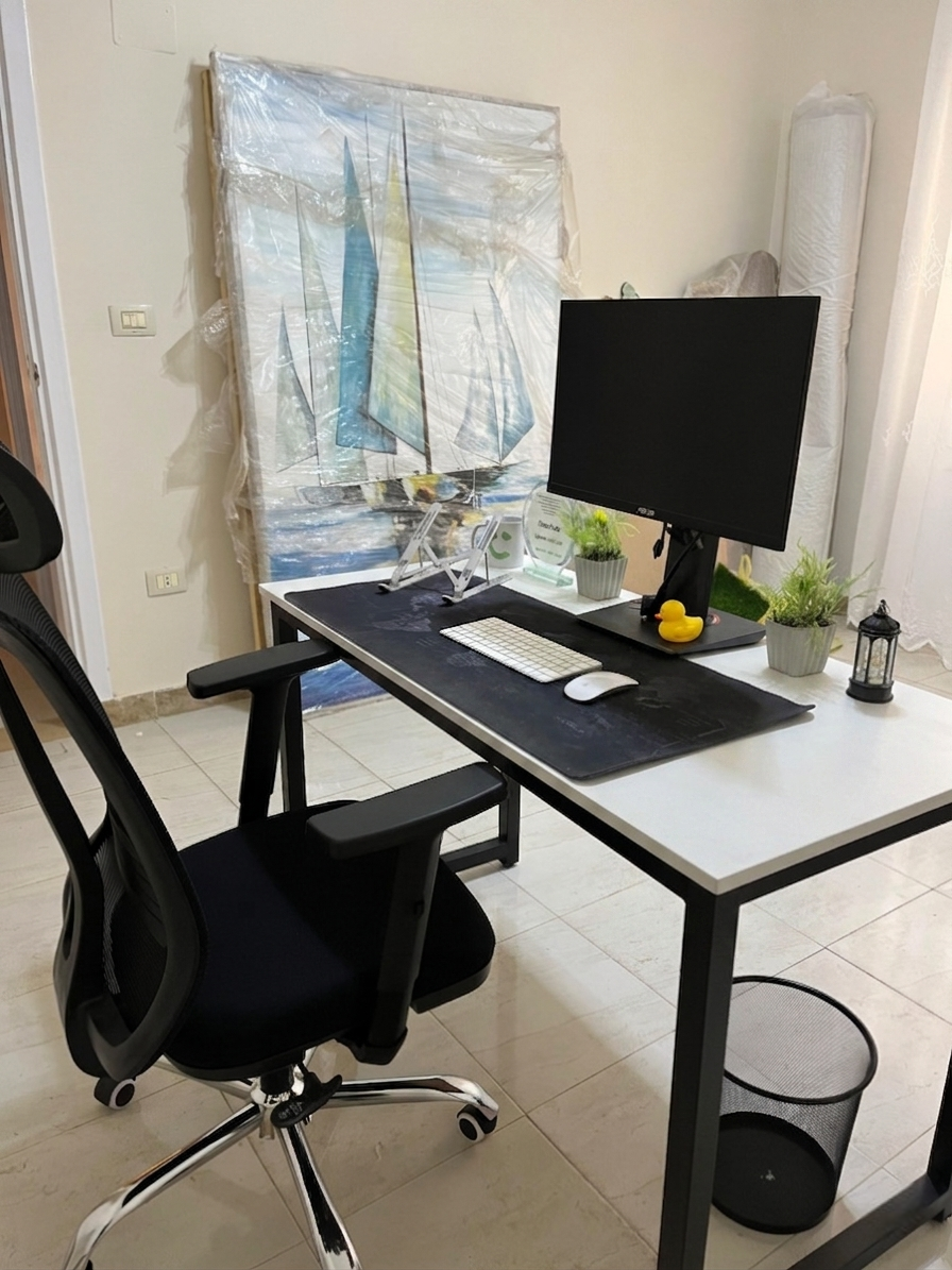 MAX DESK