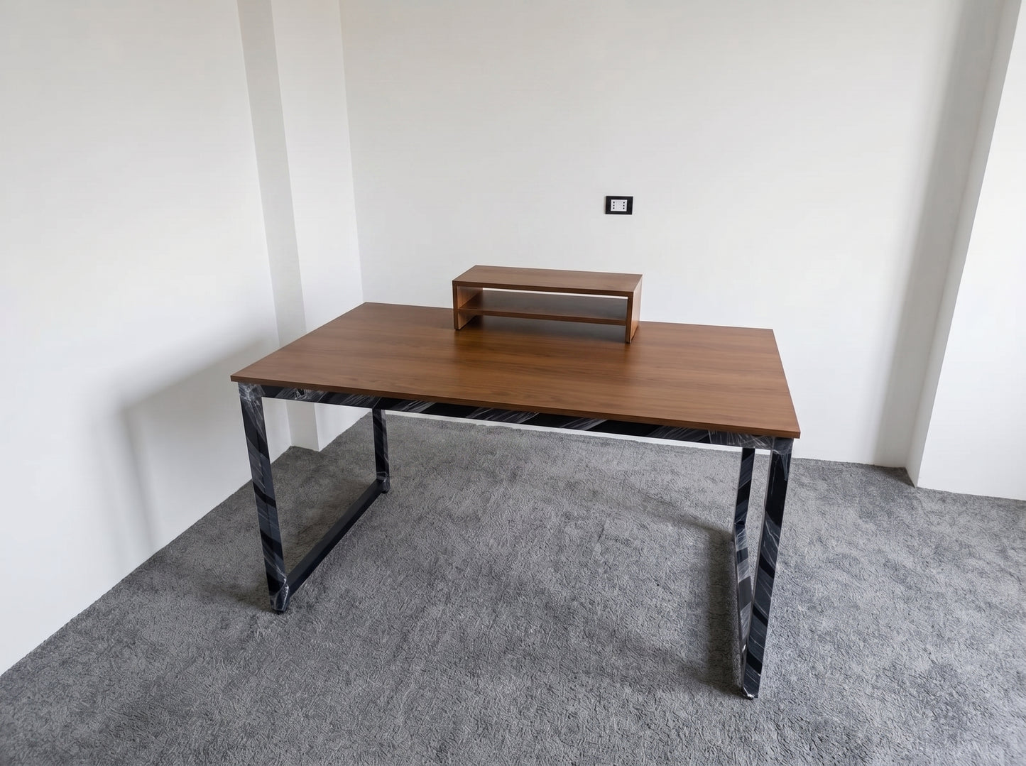 MAX DESK