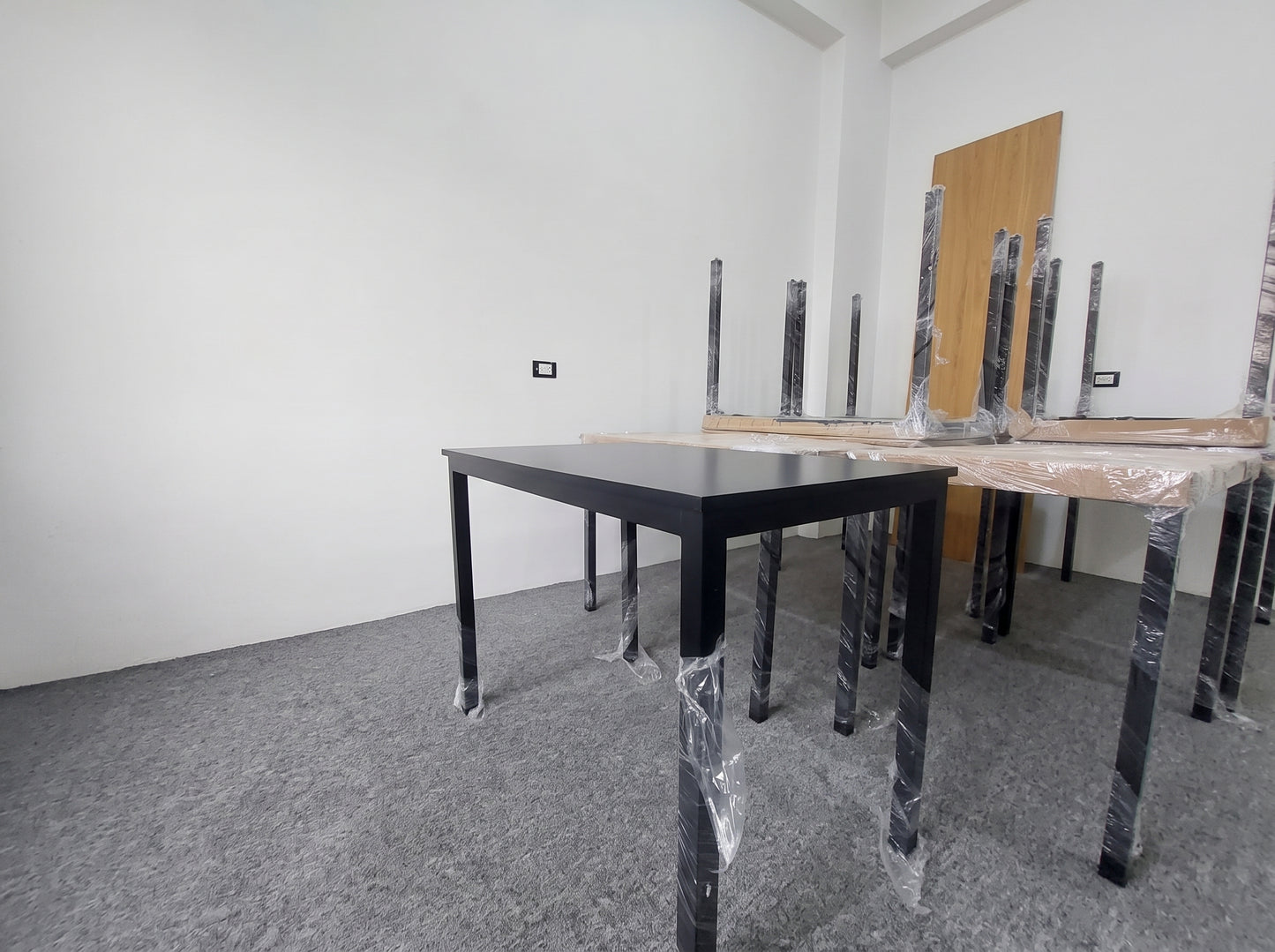 AERON DESK