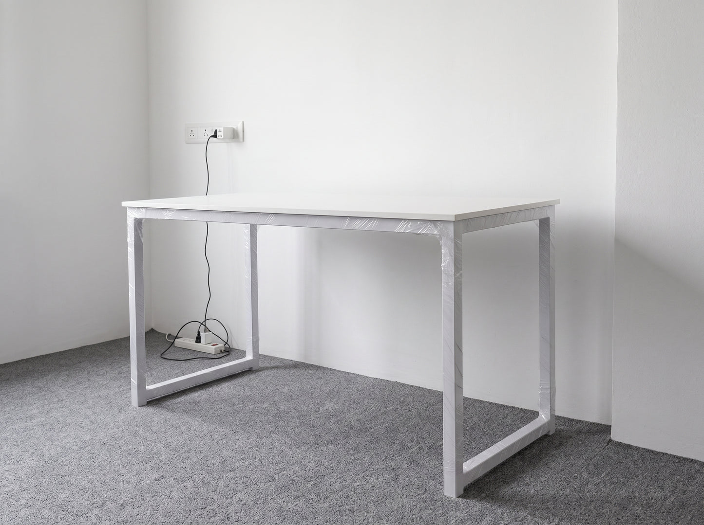 MAX DESK
